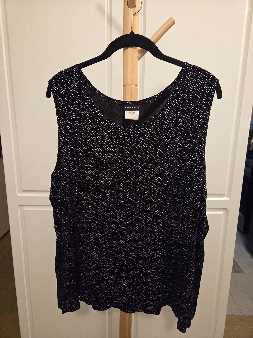 Black Microdot Sleeveless Scoop Neck Tank